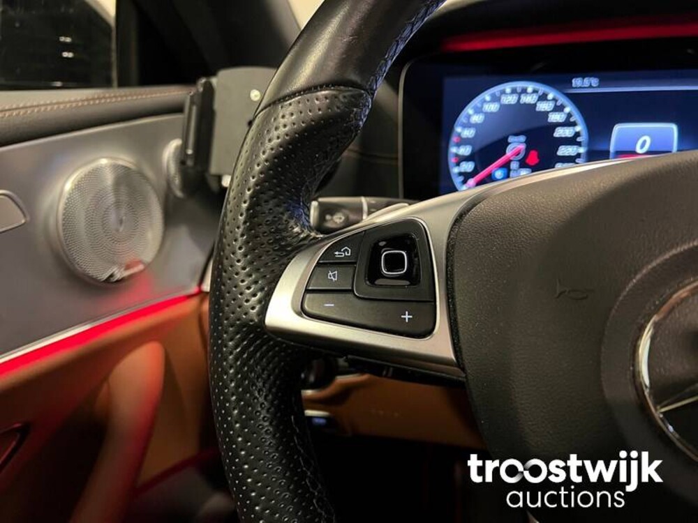 Mercedes-Benz E220d AMG Coupé Car