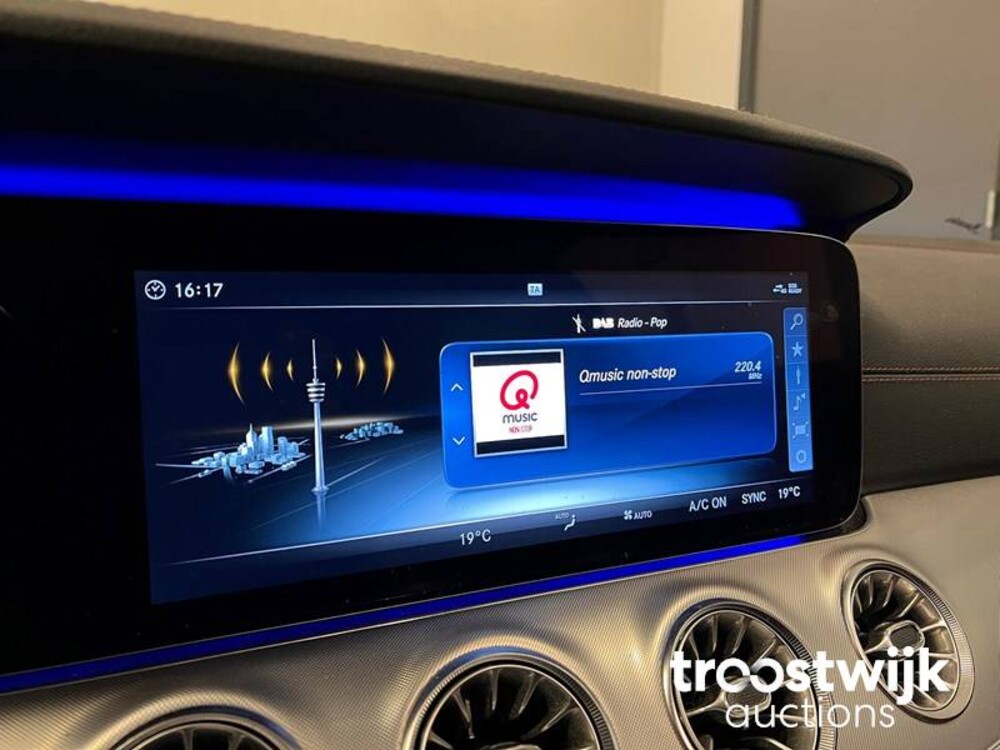 Mercedes-Benz E220d AMG Coupé Car