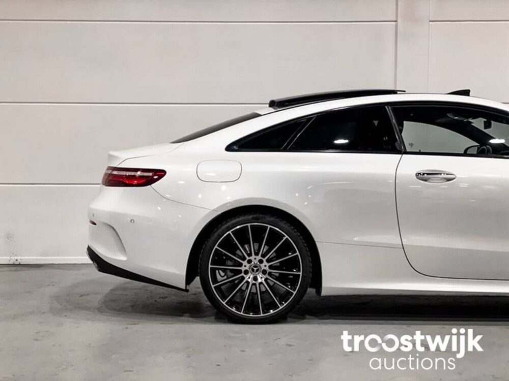 Mercedes-Benz E220d AMG Coupé Car