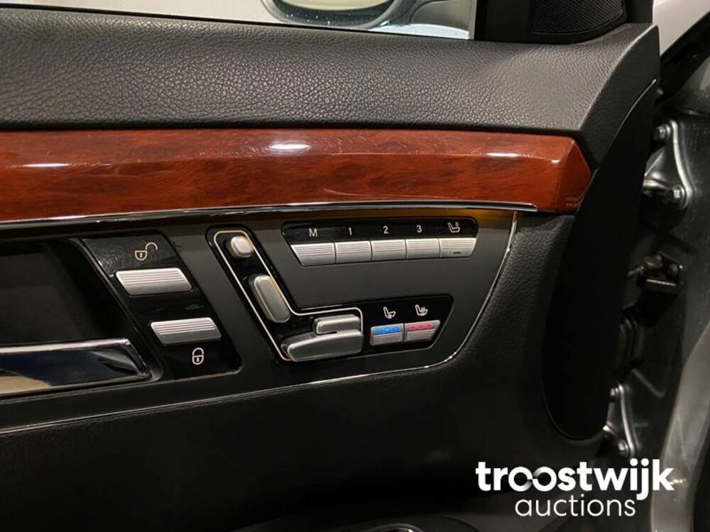 Mercedes-Benz S420 4.0 V8 CDI Car