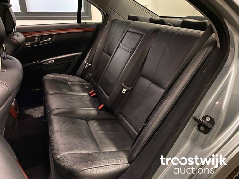 Mercedes-Benz S420 4.0 V8 CDI Car