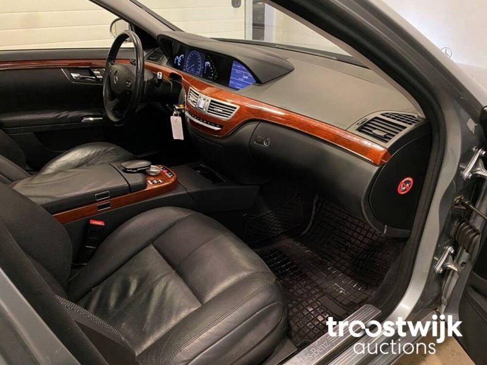 Mercedes-Benz S420 4.0 V8 CDI Car