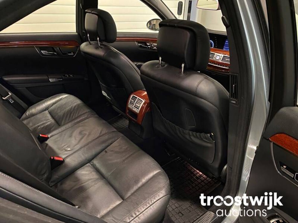 Mercedes-Benz S420 4.0 V8 CDI Car