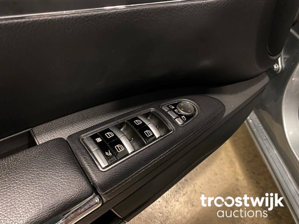 Mercedes-Benz S420 4.0 V8 CDI Car