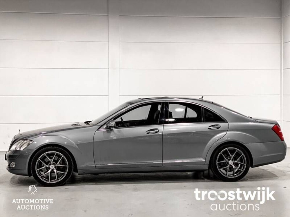 Mercedes-Benz S420 4.0 V8 CDI Car