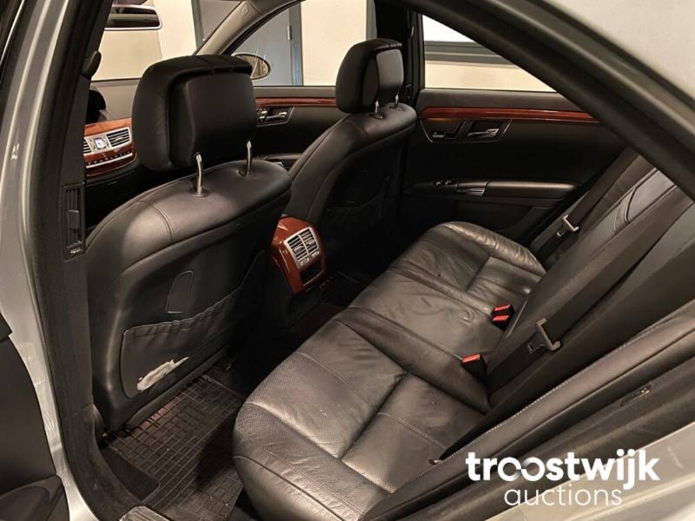 Mercedes-Benz S420 4.0 V8 CDI Car