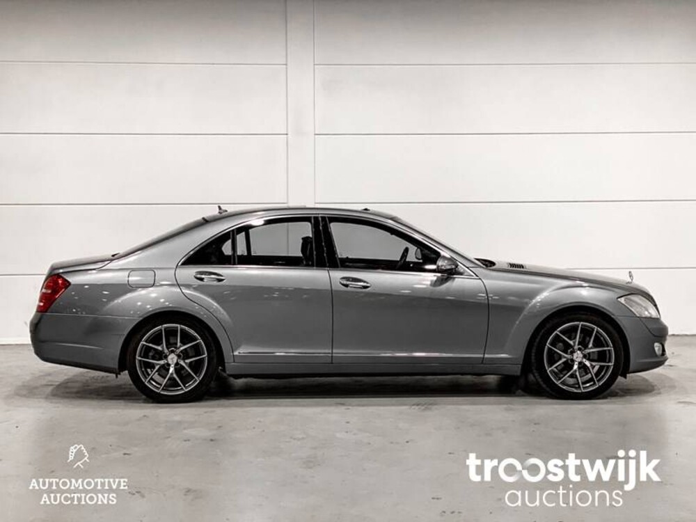 Mercedes-Benz S420 4.0 V8 CDI Car