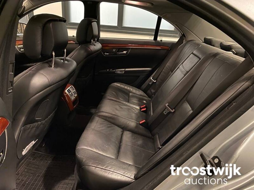 Mercedes-Benz S420 4.0 V8 CDI Car