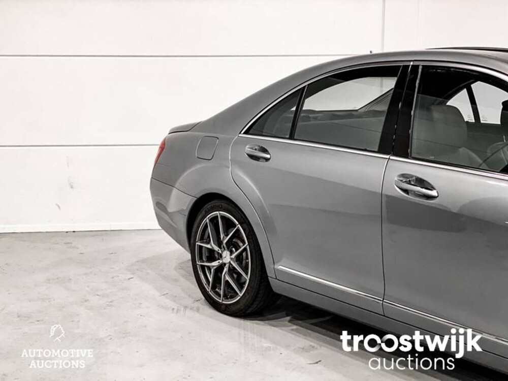 Mercedes-Benz S420 4.0 V8 CDI Car