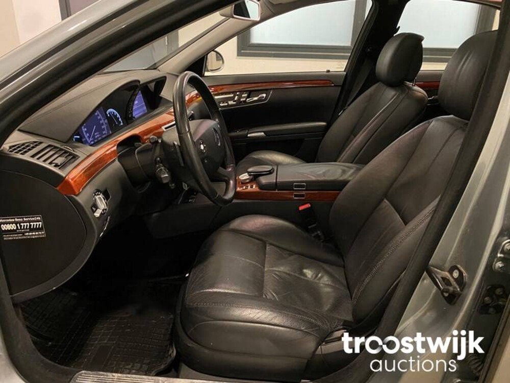 Mercedes-Benz S420 4.0 V8 CDI Car