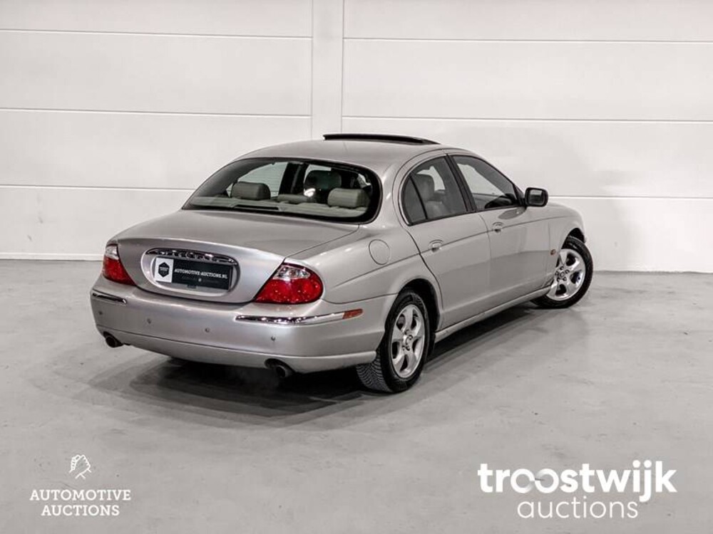 Jaguar S-type Executive 2.5 V6 Car