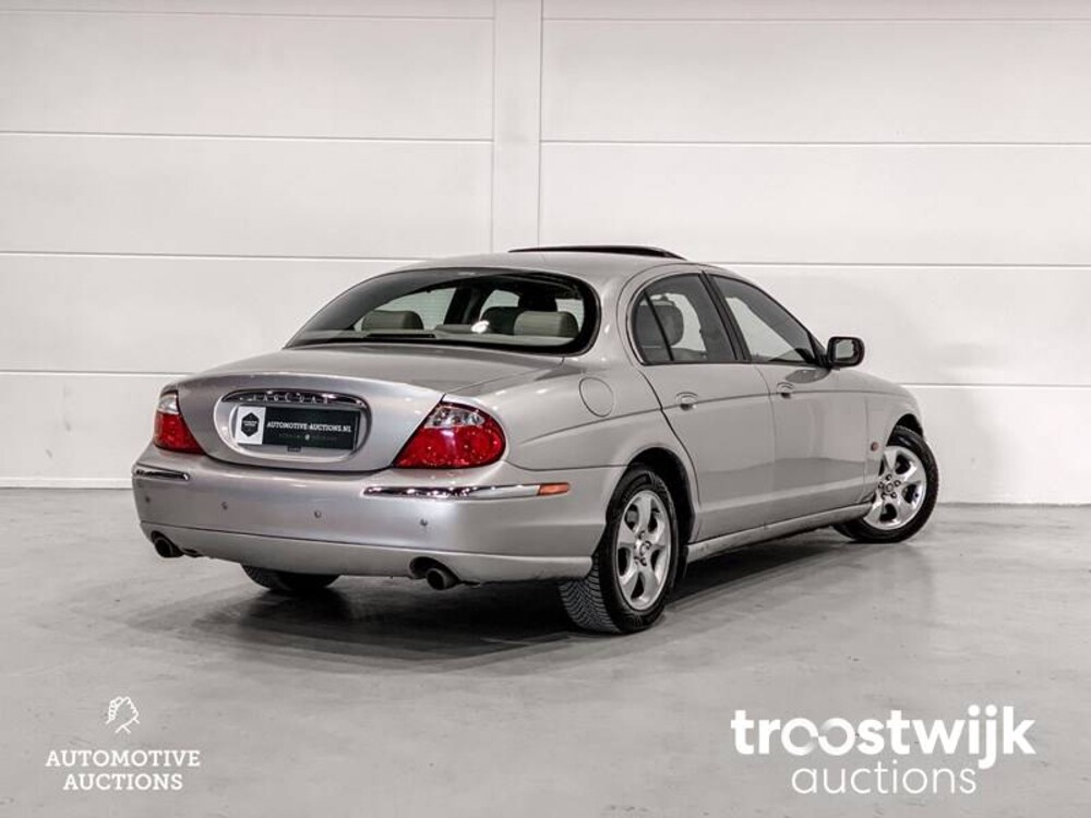Jaguar S-type Executive 2.5 V6 Car