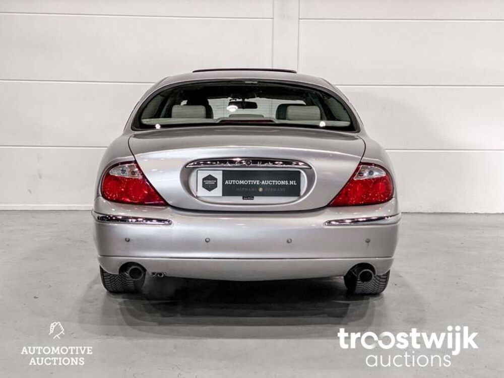 Jaguar S-type Executive 2.5 V6 Car
