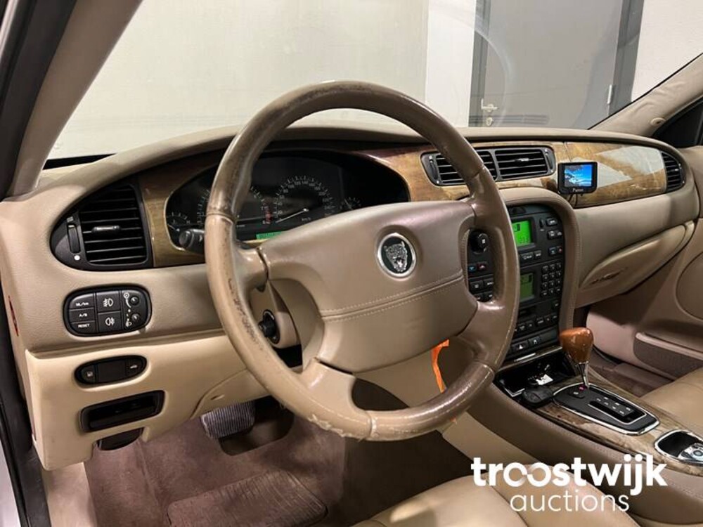 Jaguar S-type Executive 2.5 V6 Car