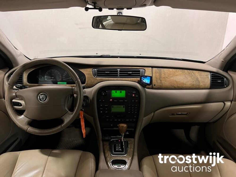 Jaguar S-type Executive 2.5 V6 Car