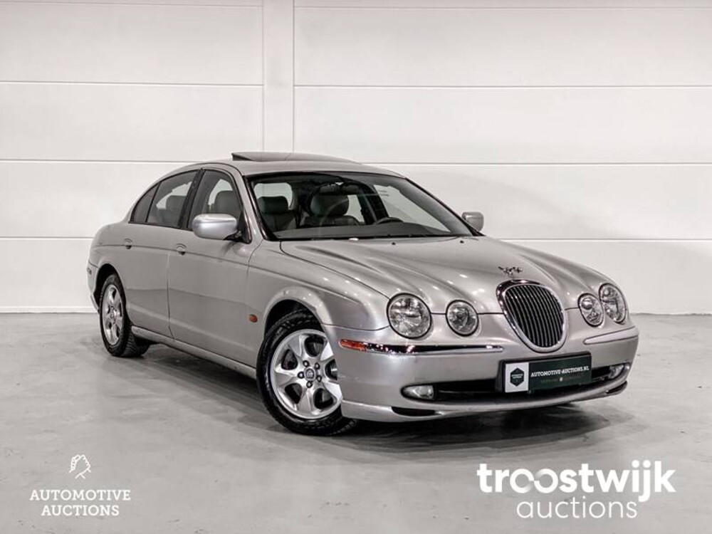 Jaguar S-type Executive 2.5 V6 Car