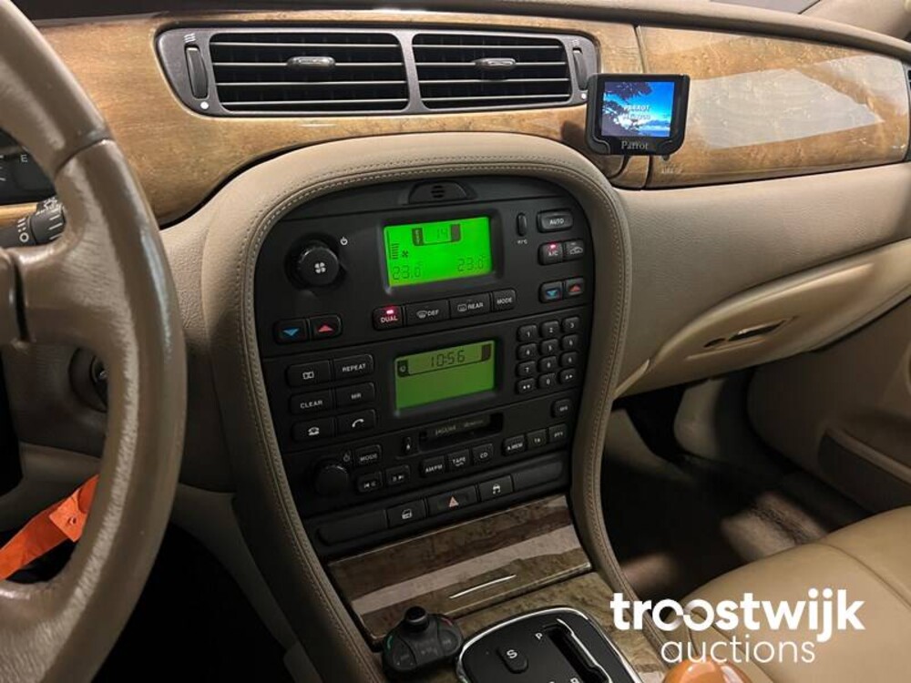 Jaguar S-type Executive 2.5 V6 Car