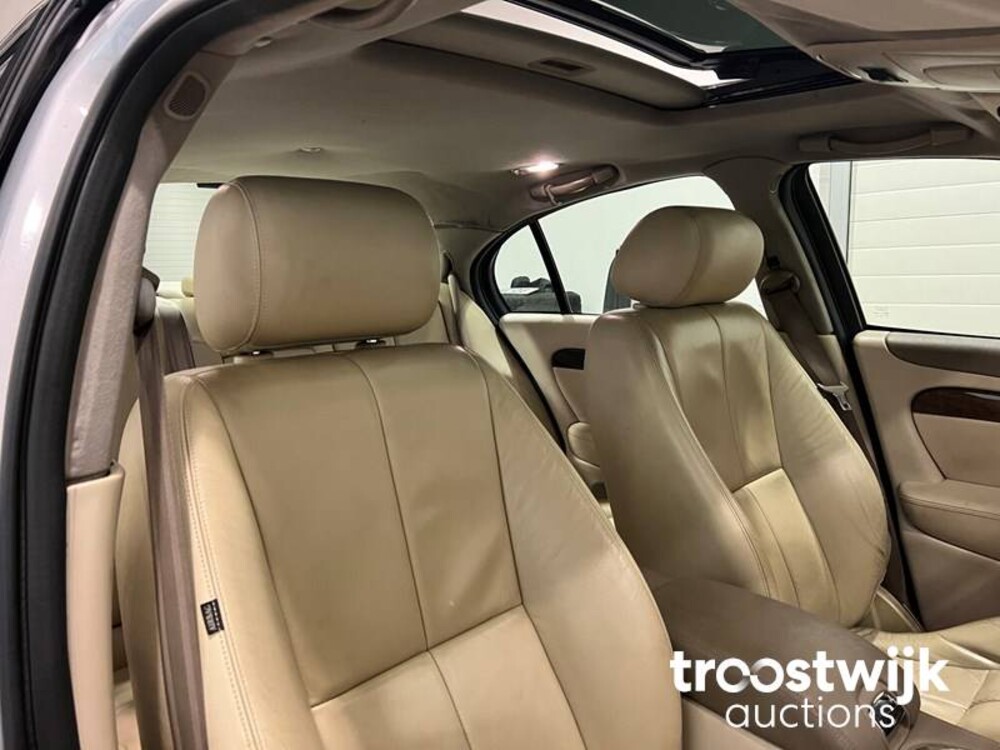 Jaguar S-type Executive 2.5 V6 Car