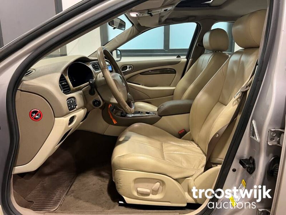 Jaguar S-type Executive 2.5 V6 Car