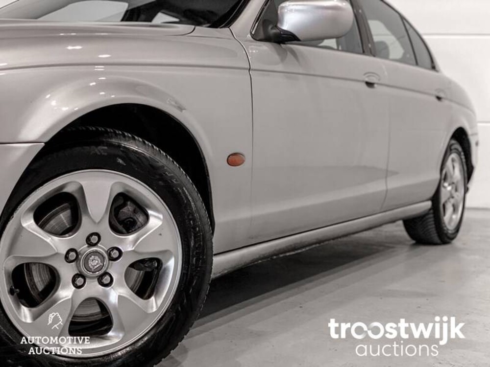 Jaguar S-type Executive 2.5 V6 Car