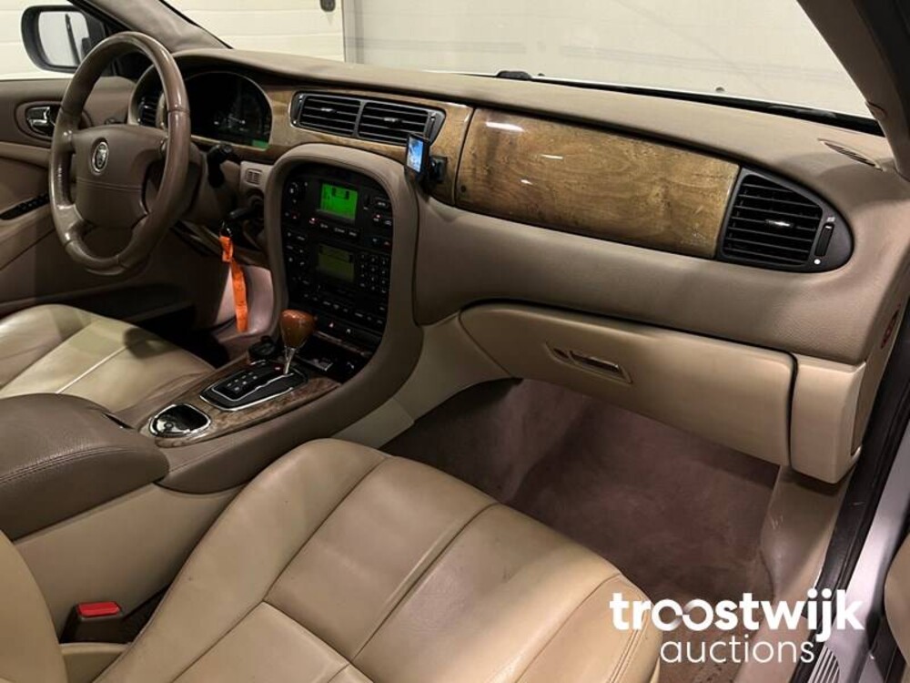 Jaguar S-type Executive 2.5 V6 Car