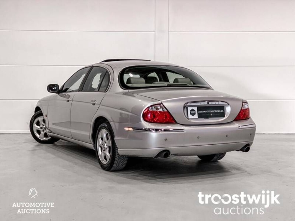 Jaguar S-type Executive 2.5 V6 Car