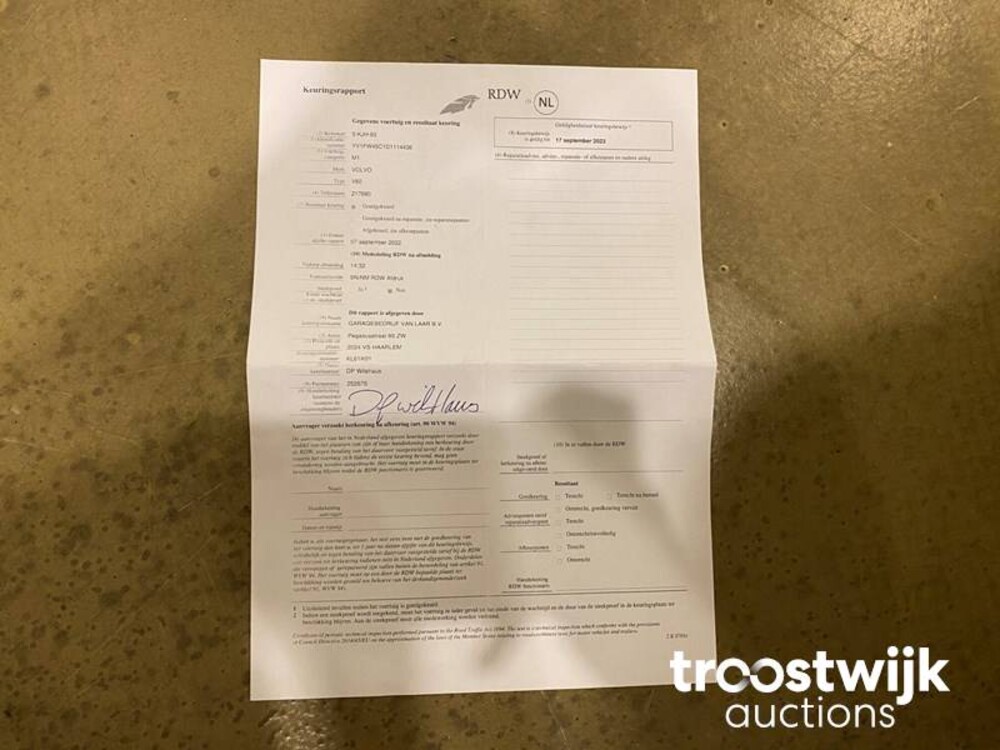 Volvo V60 1.6 T3 R-Design Car