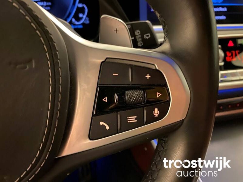 BMW X5 xDrive45e  Car