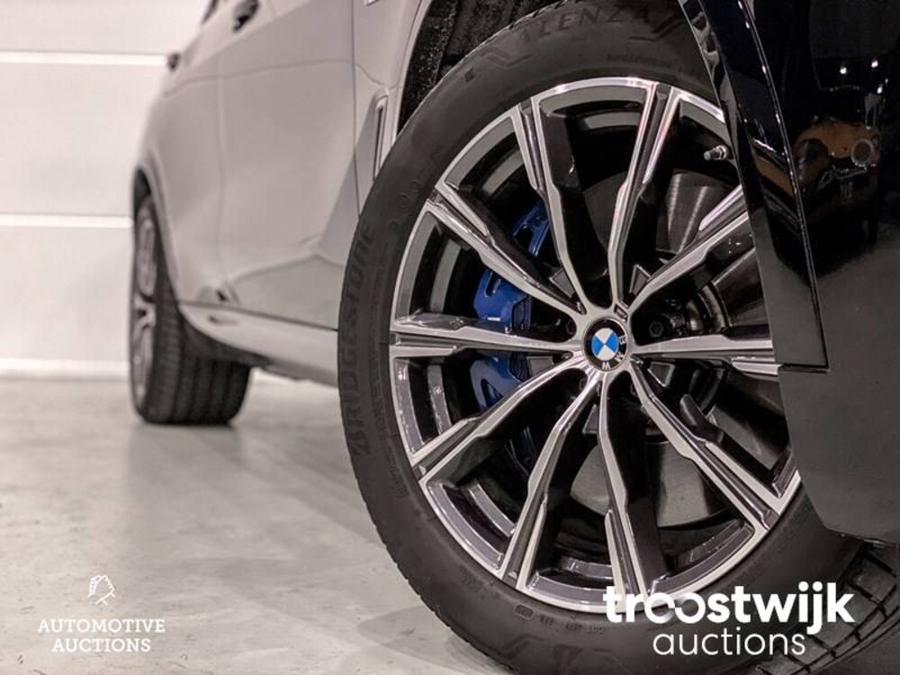 BMW X5 xDrive45e  Car