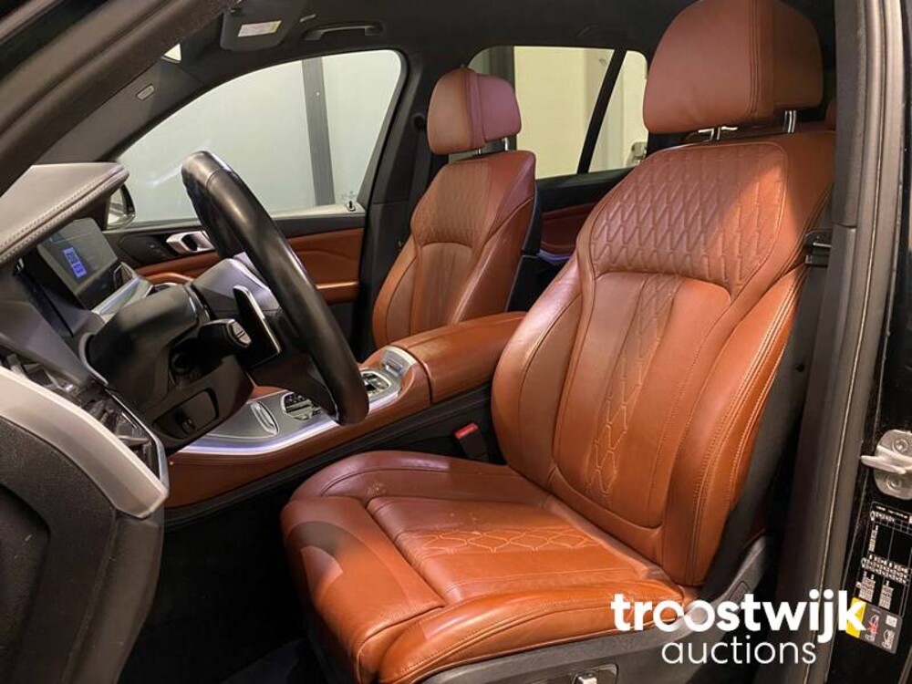 BMW X5 xDrive45e  Car