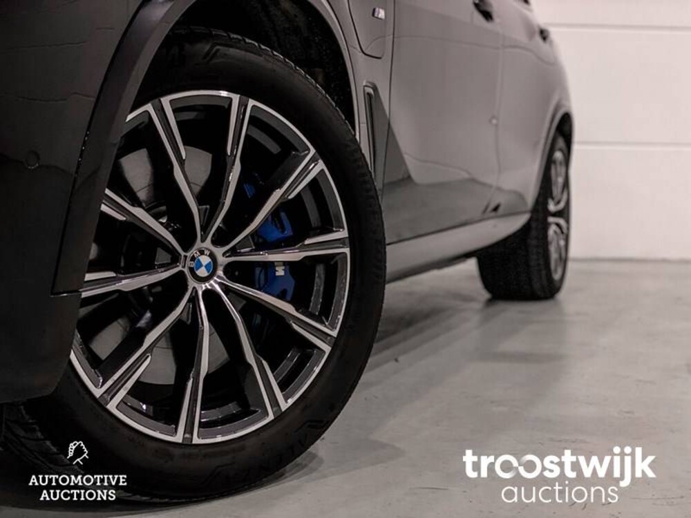 BMW X5 xDrive45e  Car