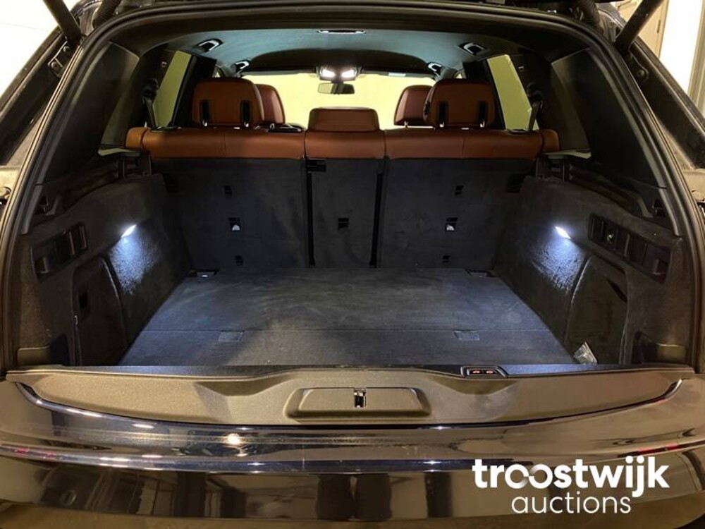 BMW X5 xDrive45e  Car