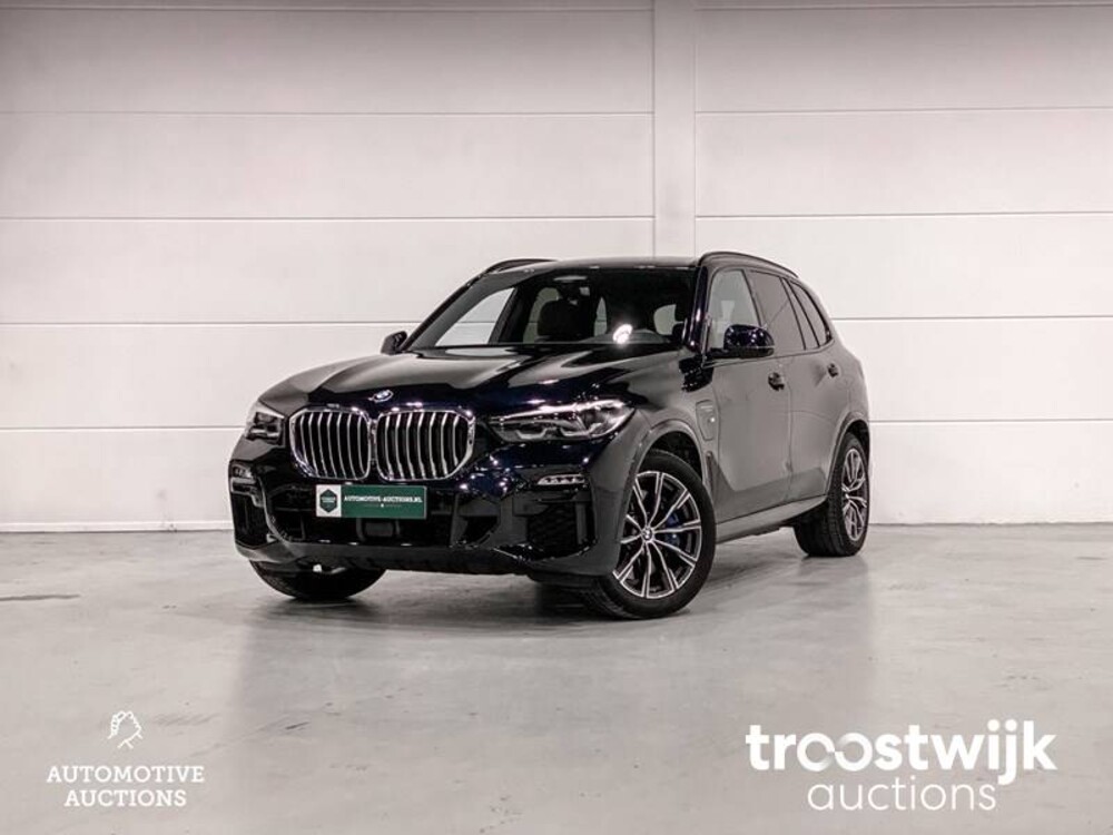 BMW X5 xDrive45e  Car