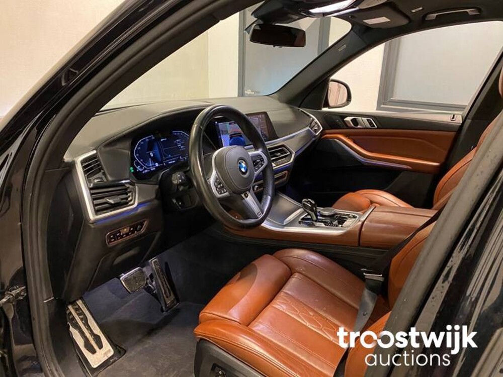 BMW X5 xDrive45e  Car