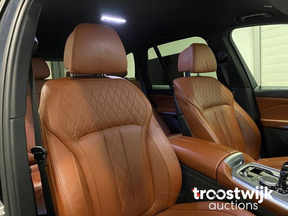 BMW X5 xDrive45e  Car