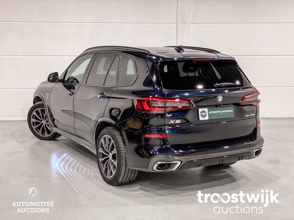 BMW X5 xDrive45e  Car