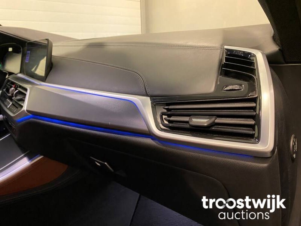 BMW X5 xDrive45e  Car