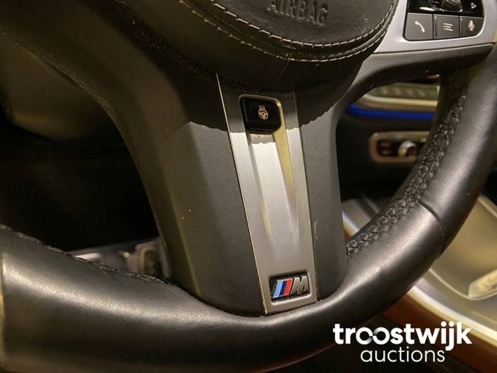 BMW X5 xDrive45e  Car