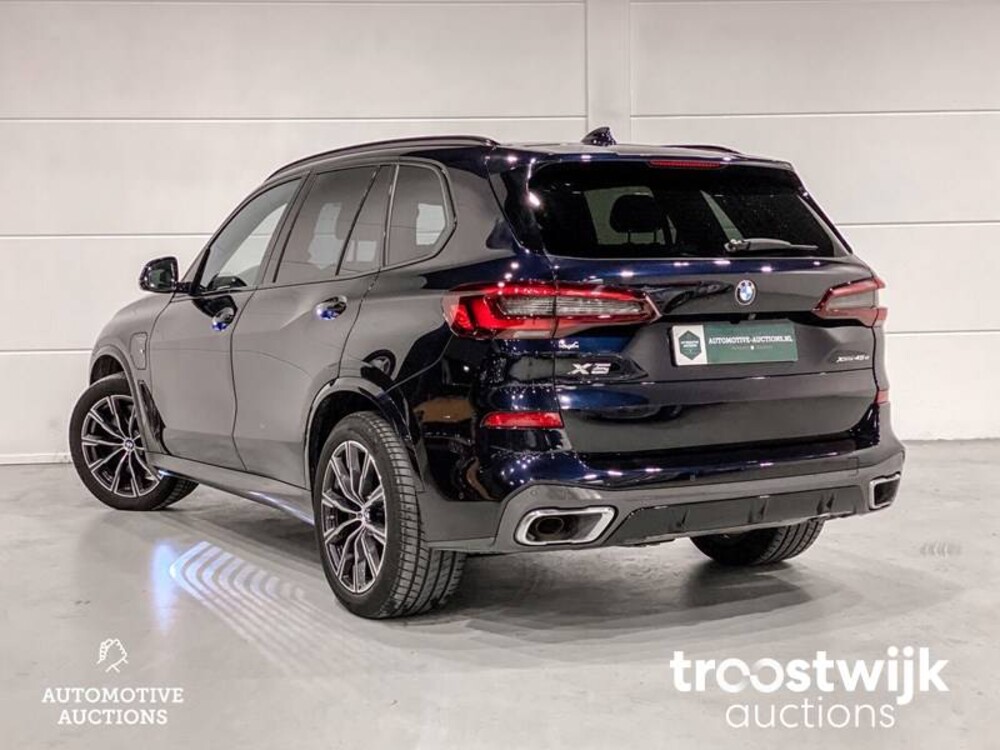 BMW X5 xDrive45e  Car
