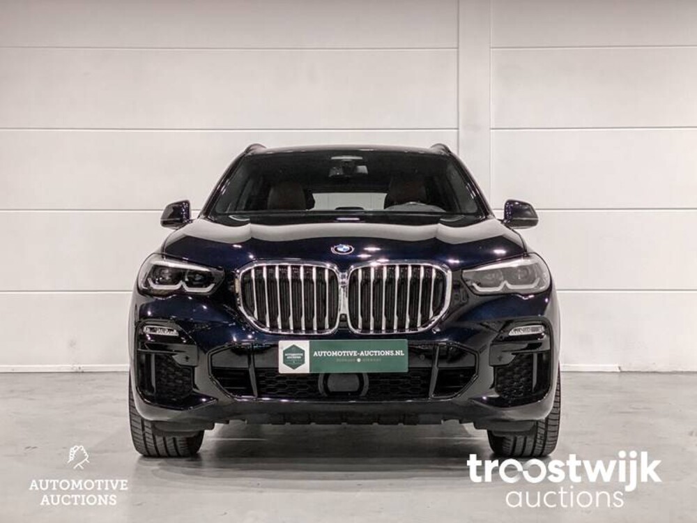 BMW X5 xDrive45e  Car