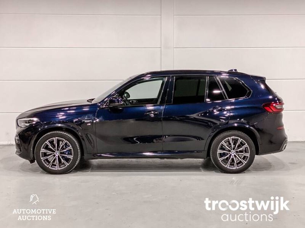 BMW X5 xDrive45e  Car