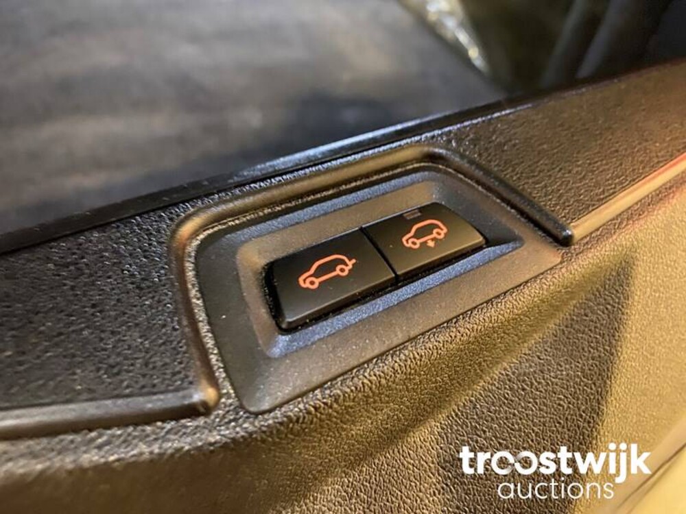 BMW X5 xDrive45e  Car