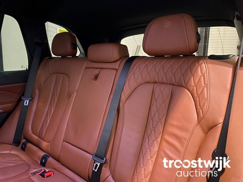 BMW X5 xDrive45e  Car