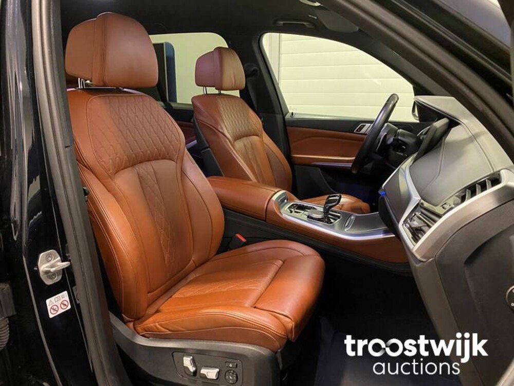 BMW X5 xDrive45e  Car