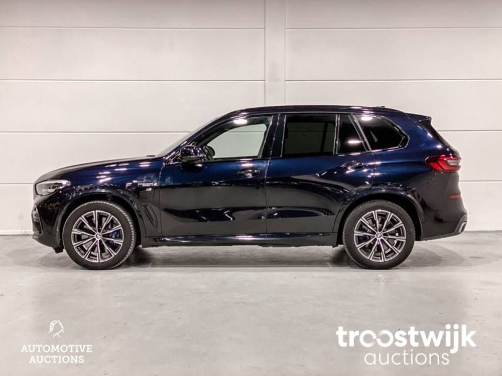 BMW X5 xDrive45e  Car