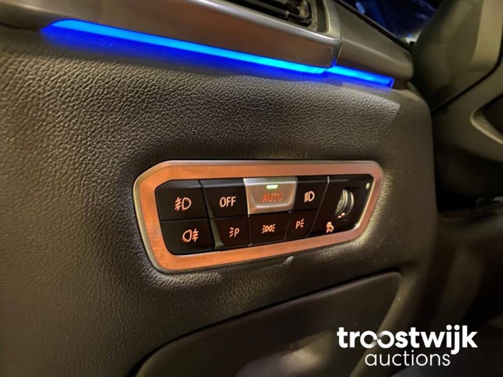 BMW X5 xDrive45e  Car