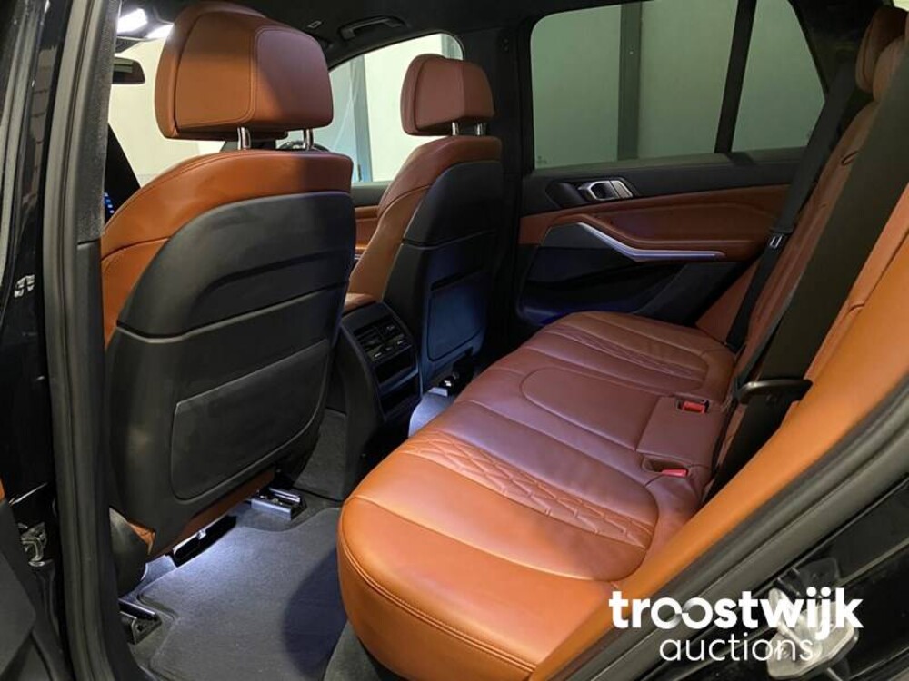 BMW X5 xDrive45e  Car