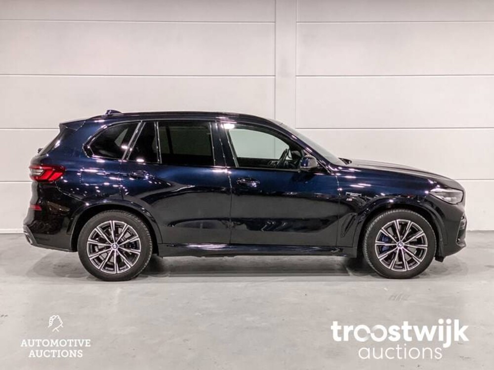 BMW X5 xDrive45e  Car