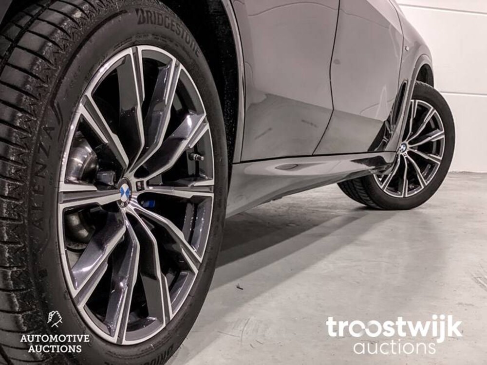 BMW X5 xDrive45e  Car