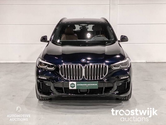 BMW X5 xDrive45e  Car